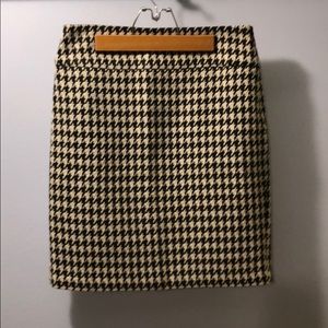 The Limited Houndstooth Pencil Skirt, size 2
